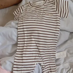 Received Baby One-Piece Short Sleeve Romper from customer K*****a.